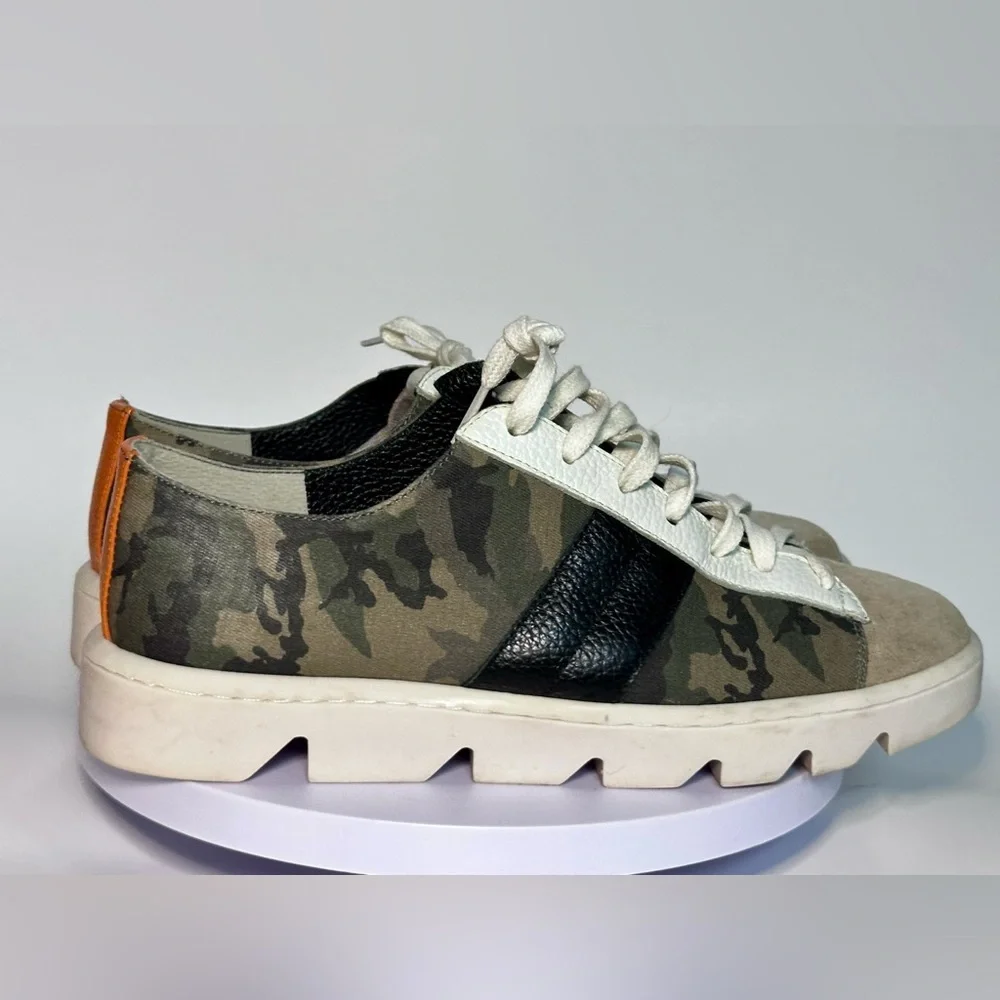 Bernardo Camo Leather Suede Lace-Up Sneakers Size 8 Chunky Lug Sole